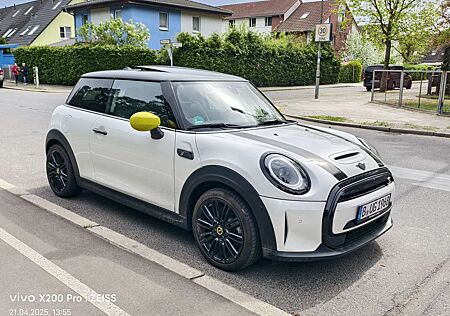 Mini Cooper SE Classic Trim