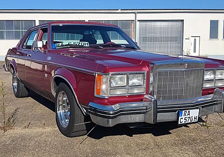 Lincoln Others Versailles