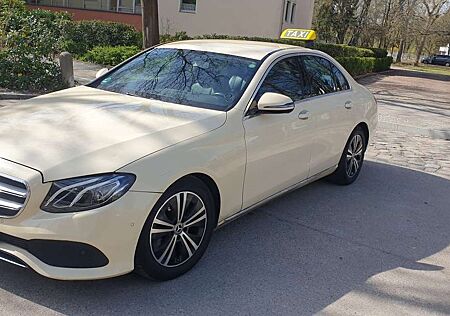 Mercedes-Benz E 220 d 4Matic 9G-TRONIC Avantgarde