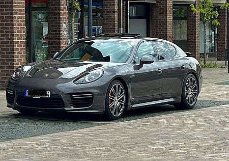 Porsche Panamera GTS PDK V8 sehr sauber