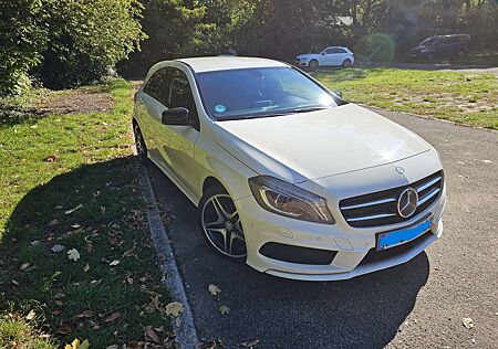 Mercedes-Benz A 180 A-Klasse AMG Line