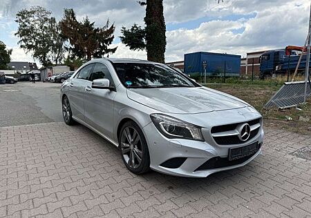 Mercedes-Benz CLA 200 URBAN LEDER/XENON/NAVI/EU6