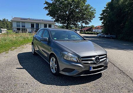 Mercedes-Benz A 180 A-Klasse (BlueEFFICIENCY) Urban