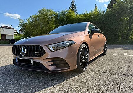 Mercedes-Benz A 250 e / AMG Line / Panorama / 360°Kamera / Hybrid