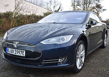 Tesla Model S 85D Allradantrieb *FREE SUPERCHARGING*