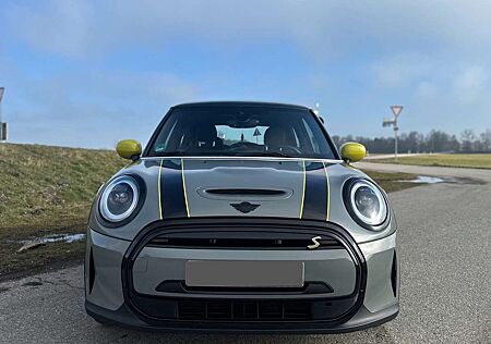 Mini Cooper SE Essential Trim