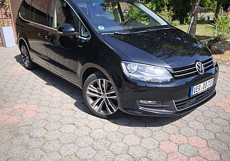 Volkswagen Sharan 2.0 TDI Sharan 130kW LIFE, 7sitze, AHK, Pano, el T