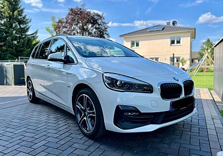 BMW 220 i Sport Line