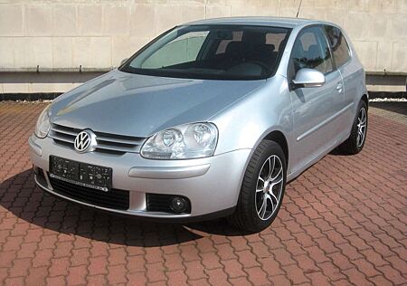 VW Golf Volkswagen V Lim. Tour , Zahnr.+ WP +Service +TÜV neu