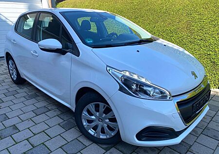 Peugeot 208 BlueHDi 100 Tempomat, Navi, SHZ, PDC.