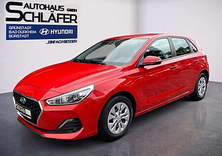 Hyundai i30 1.4 Select Allwetterreifen
