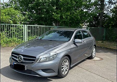 Mercedes-Benz A 180 (BlueEFFICIENCY)