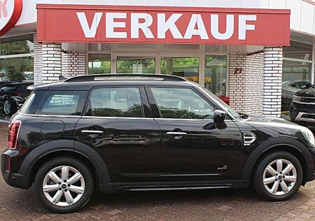 Mini Cooper Countryman ALL4 Steptr. / Navi + Leder + Panorama