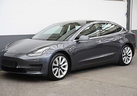 Tesla Model 3 Standard Range + *19-Zoll*