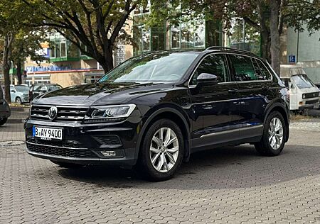 VW Tiguan Volkswagen Volkswagen 1.5 TSI Comfortline+Panorama+AHK