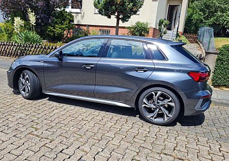 Audi A3 35 TFSI S line mit Panoramadach