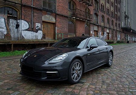 Porsche Panamera 4 E-Hybrid | 4Endrohr | Schwarz/Schwarz