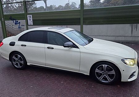 Mercedes-Benz E 220 d 9G DigitalTacho Dach Ambiente LED 360Camera