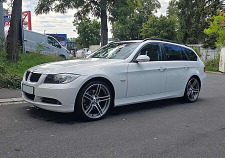 BMW 325i 325 Touring Automatik, Xenon, Leder, Soundsyst.