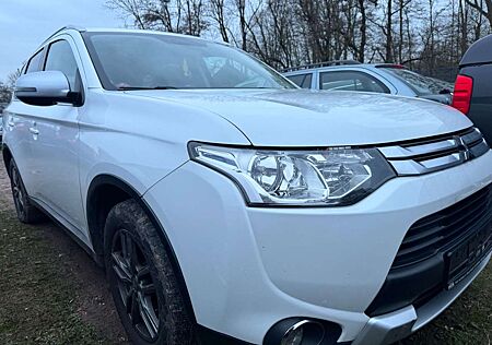 Mitsubishi Outlander Diamant Edition 4WD