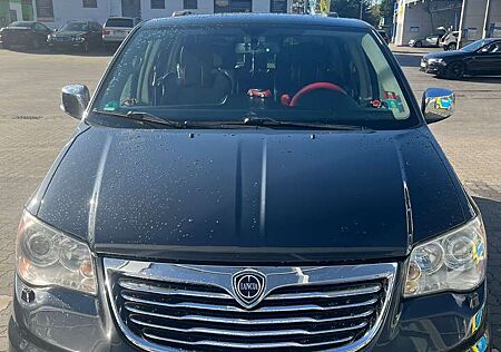 Lancia Voyager 2.8 CRD16v Silver