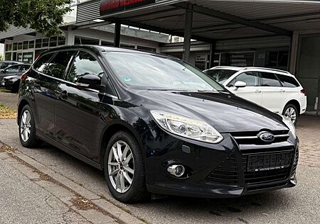 Ford Focus Turnier 2.0 TDCi Titanium Automatik/S-Heft