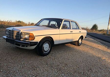 Mercedes-Benz 200