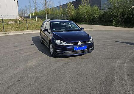 VW Golf Variant Volkswagen 1.6 TDI SCR DSG Trendline