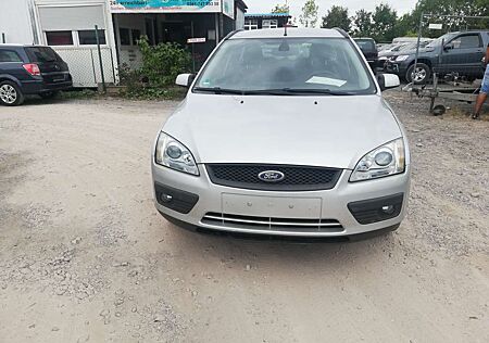 Ford Focus Turnier Turnier 1.6 Ti-VCT Fun