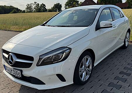 Mercedes-Benz A 180 BlueEFFICIENCY Edition CarPlay LED