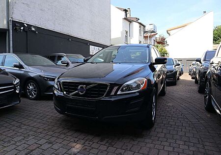 Volvo XC 60 XC60 Momentum Drive 1.Hand/Standheizung/Navi