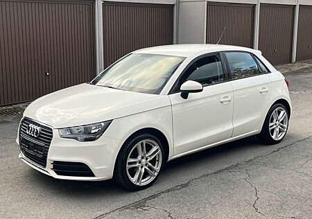 Audi A1 1.2 TFSI Sportback 1.HAND SCHECKHEFT 17ZOLL