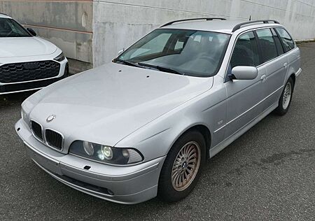 BMW 525 i Tourng Xenon Leder Einparkhilfe HU/AU 04/2025