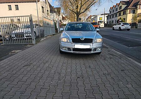 Skoda Octavia 1.6 FSI Sport Edition Navi,EFH,PDC,1.Han