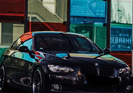 BMW 325i 325 Coupe Aut. (beschädigte Umwälzpumpe)