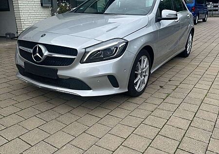 Mercedes-Benz A 180 Sitzhz./Leder/Tempomat/PDC