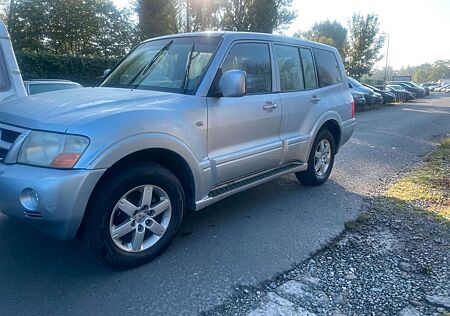 Mitsubishi Pajero 3.2 DI-D Liberty