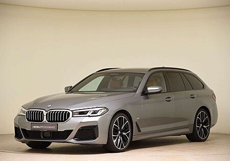 BMW 530 d xDrive Touring M Sport Pano AHK Standhzg