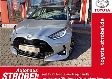 Toyota Yaris Hybrid 116 1.5 VVT-i Teamplayer mit 2 Paketen