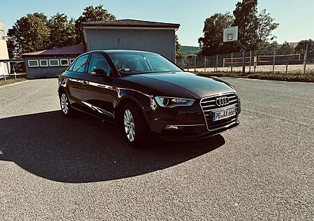 Audi A3 2.0 TDI Limousine (clean diesel) Attraction