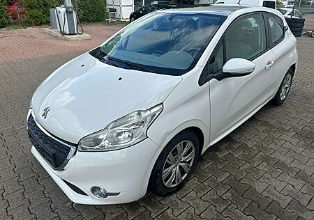 Peugeot 208 Active Navi, Panorama