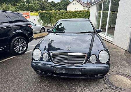 Mercedes-Benz E 220 CDI *1.Hand*Automatik*Navi*