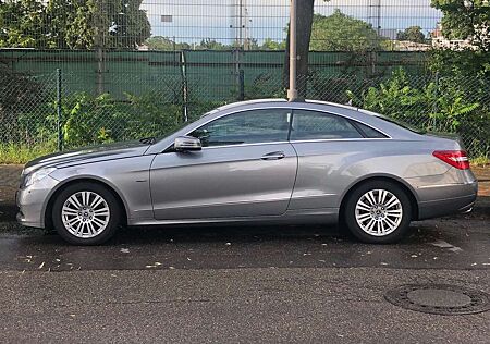 Mercedes-Benz E 250 CDI DPF Coupe BlueEFFICIENCY Automatik Avant