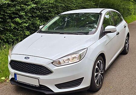 Ford Focus 1.0 EcoBoost Ambiente