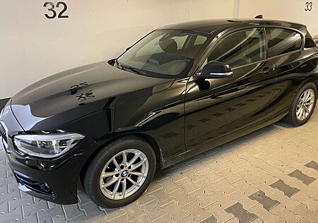 BMW 120i 120 1er (3-Türer) Aut. Sport Line