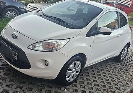 Ford Ka /+ 1.2 Titanium