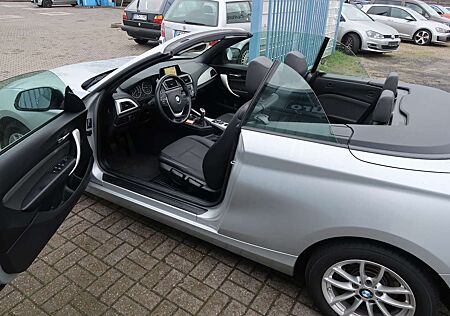 BMW 220 i Fahrasistenz-System Navi