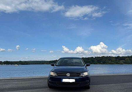 VW Jetta Volkswagen 1.6 TDI Trendline