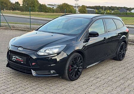 Ford Focus Turnier ST RECARO