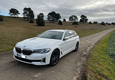 BMW 530e 530 Luxury Line, Laser, HuD, AHK, ACC, Garantie..